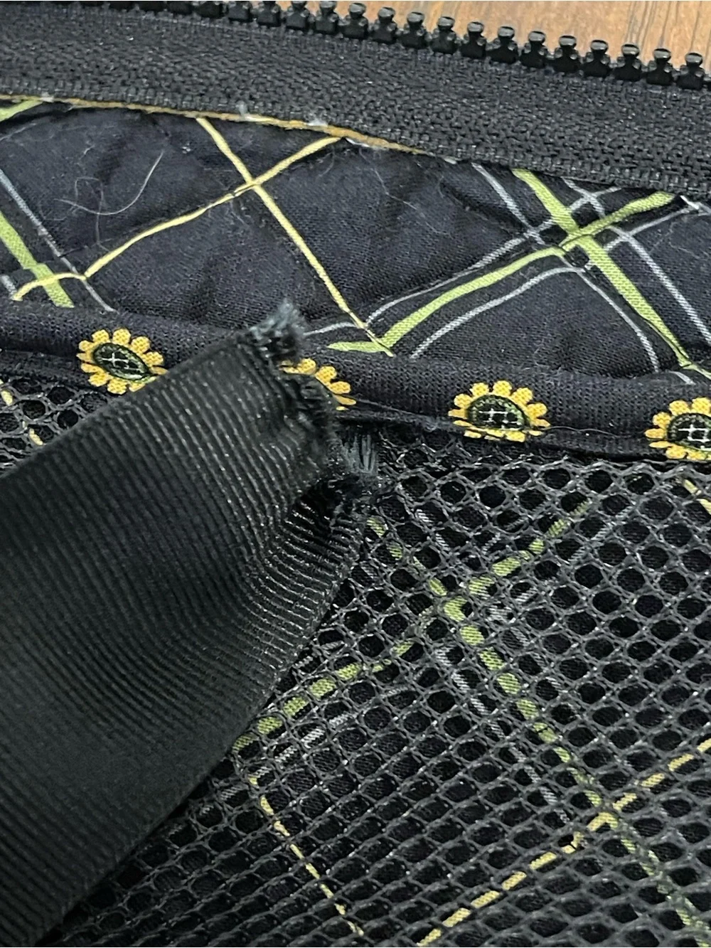 Vera Bradley Sunflower Floral Travel Garment Bag – Black Quilted, Daisy Trim